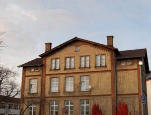 Vorderansicht der Alten Realschule