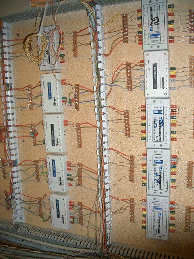 Verkabelung der Decoder von unten